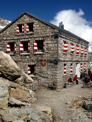 Von Hütte zu Hütte-Wanderführer Zermatt